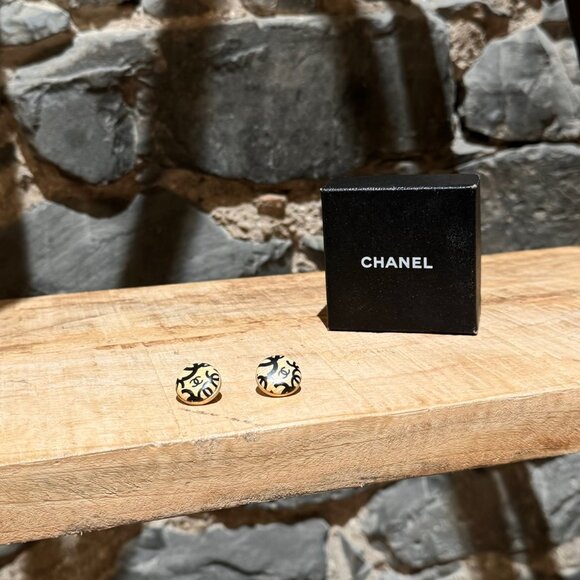 Chanel 2002 02P CC Logo Striped Round Stud Earrings - Picture 2 of 10